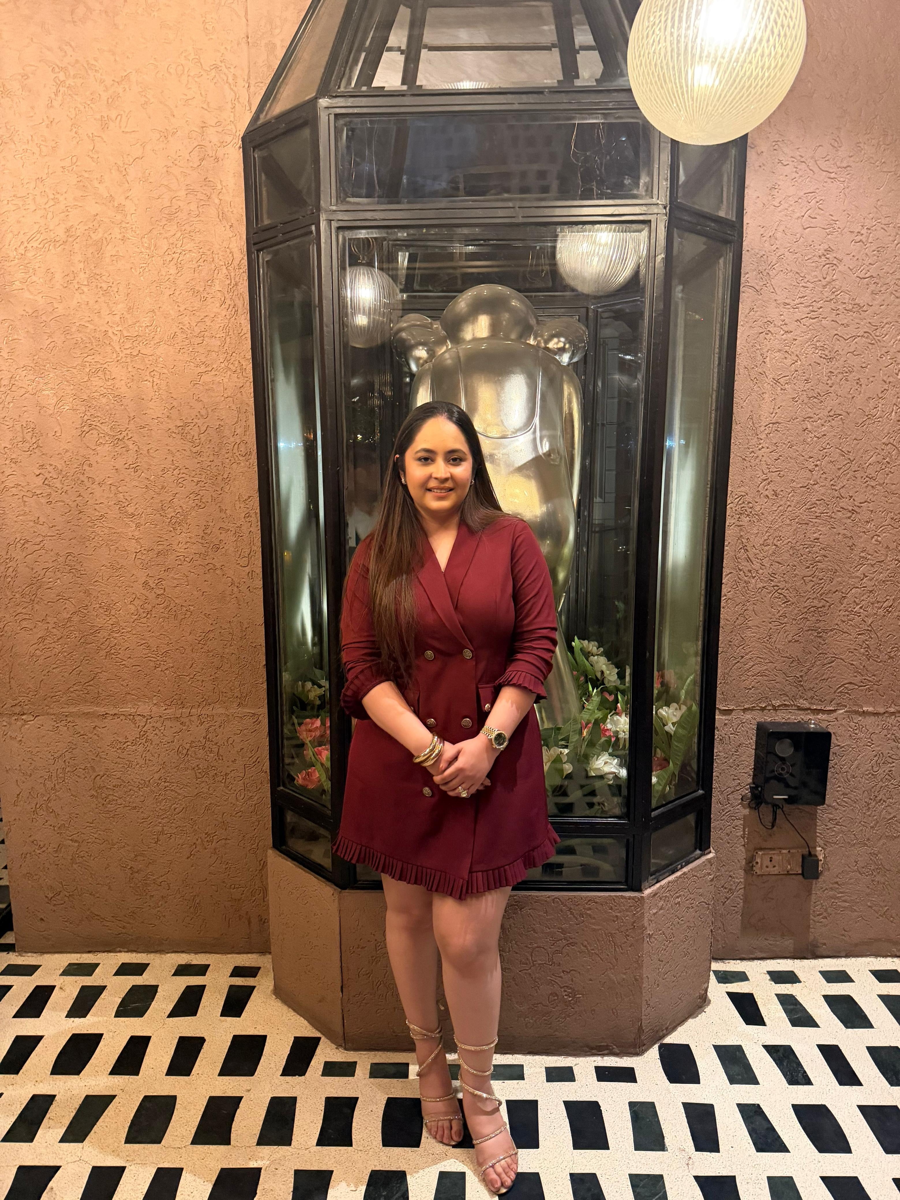 Power dressing, but make it feminine.
Tailored in deep wine tones for the woman who leads with style.