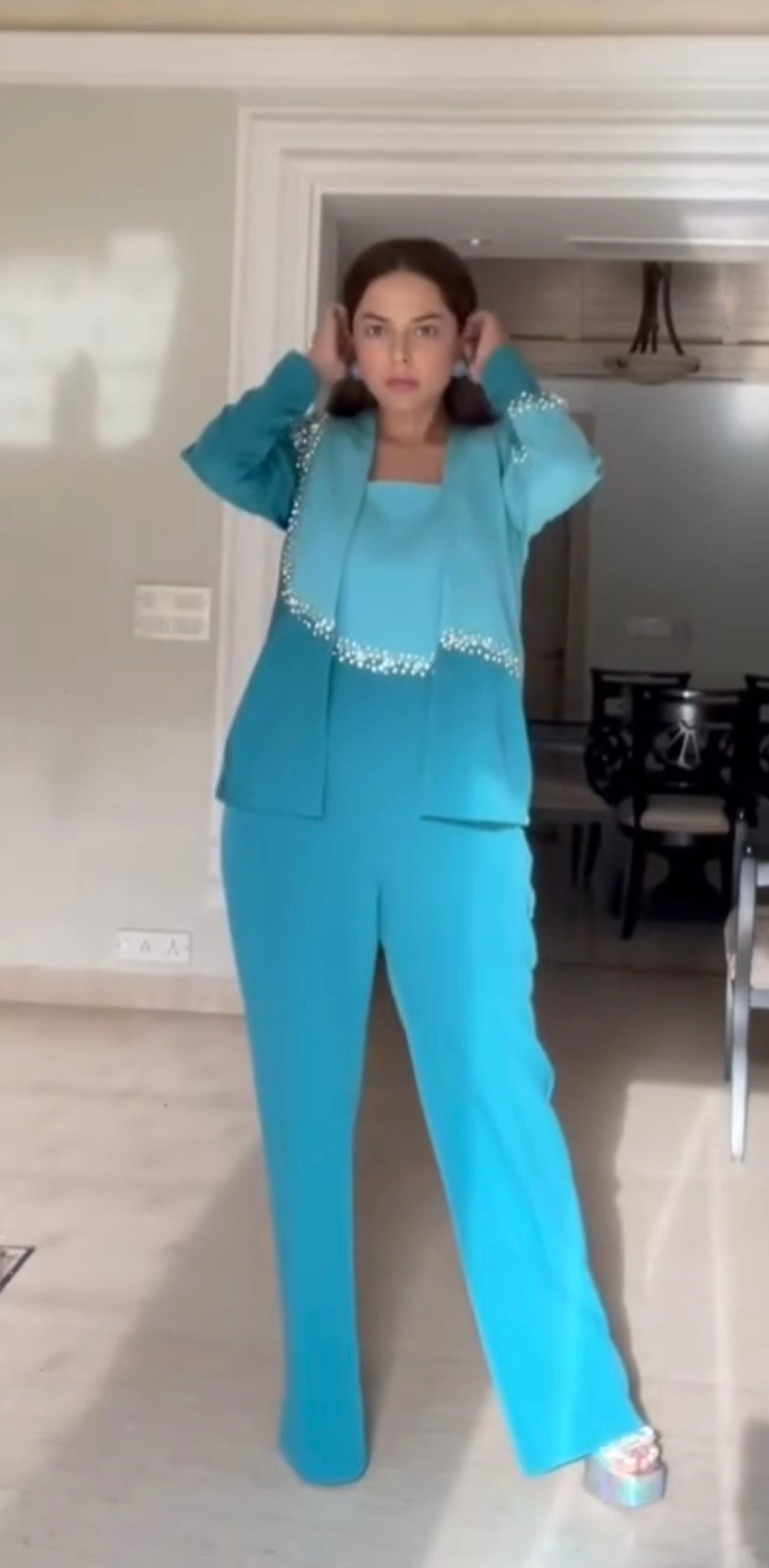 Such a Stunner 😍😍!!
@chandnigirdhar looks Ravishing in our New Collection Ombre Tonal Jumpsuit with Blazer and Beautiful Crystal work .