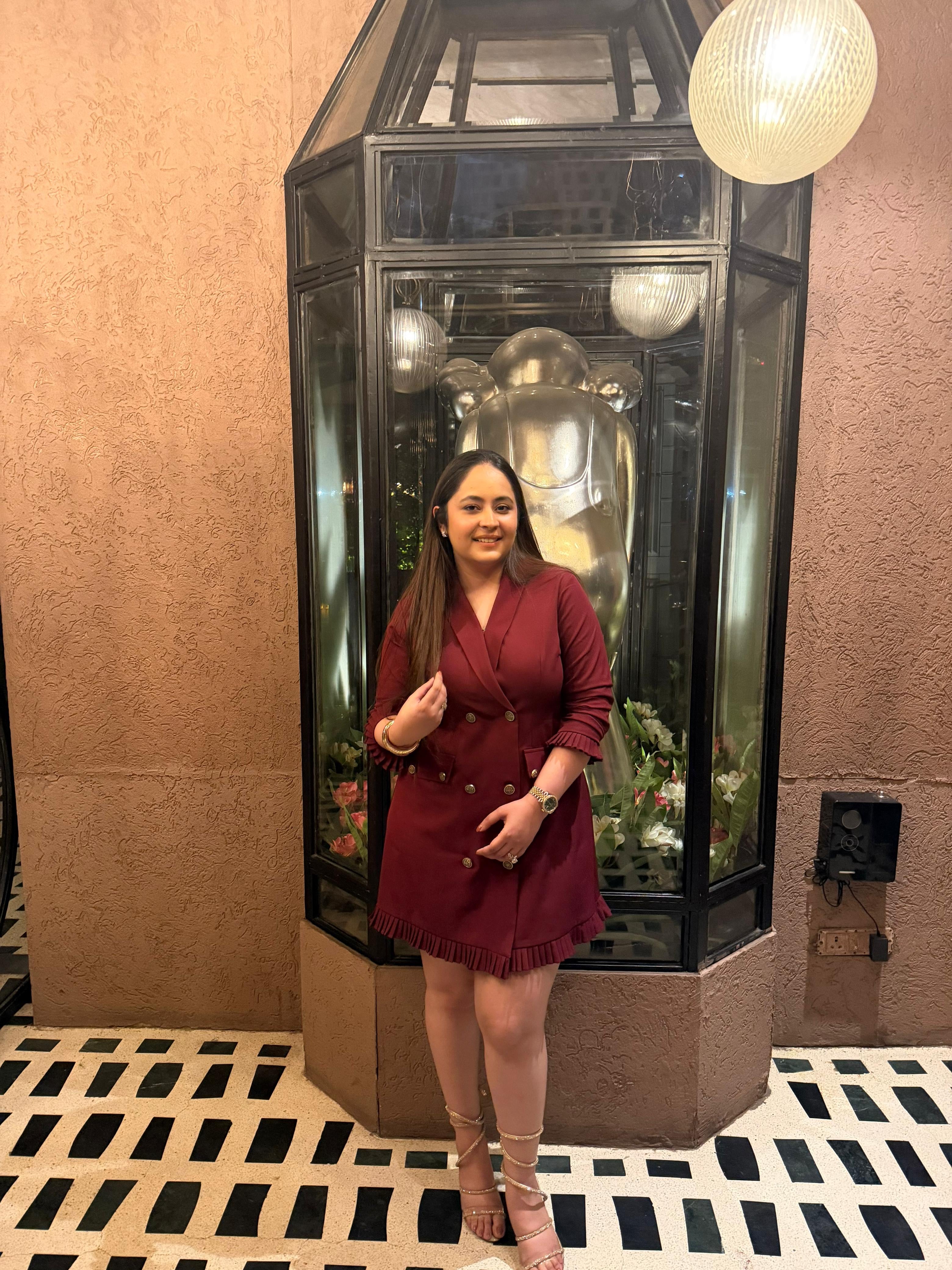 Power dressing, but make it feminine.
Tailored in deep wine tones for the woman who leads with style.