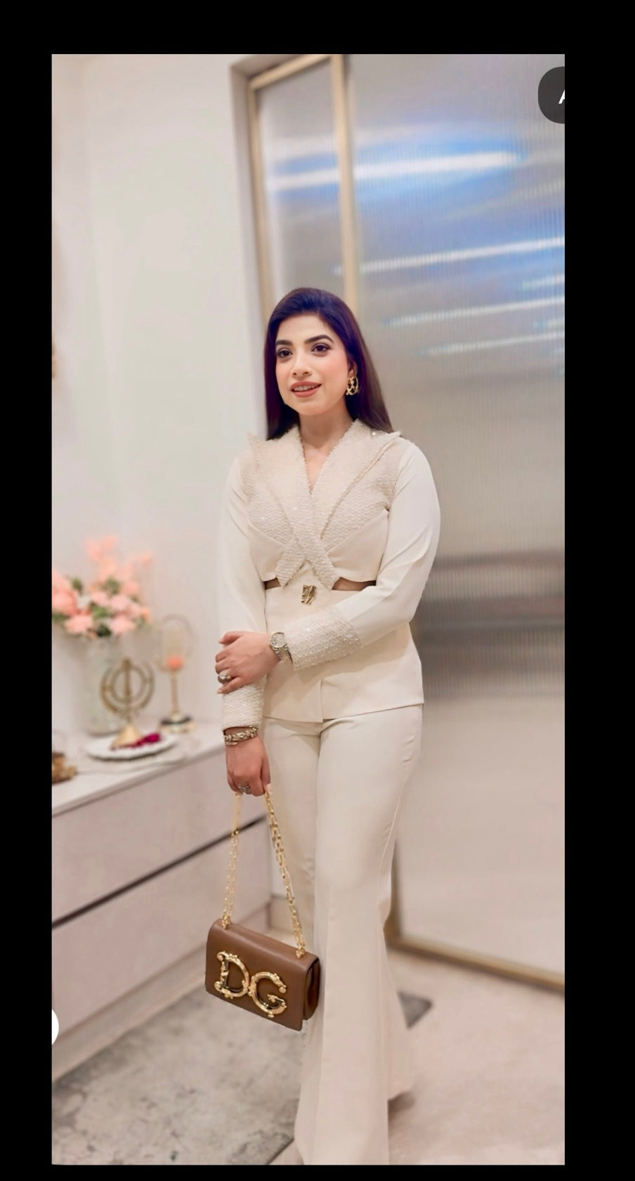 Ivory elegance with tailored perfection.
A statement co-ord designed for the woman who carries grace and power effortlessly.