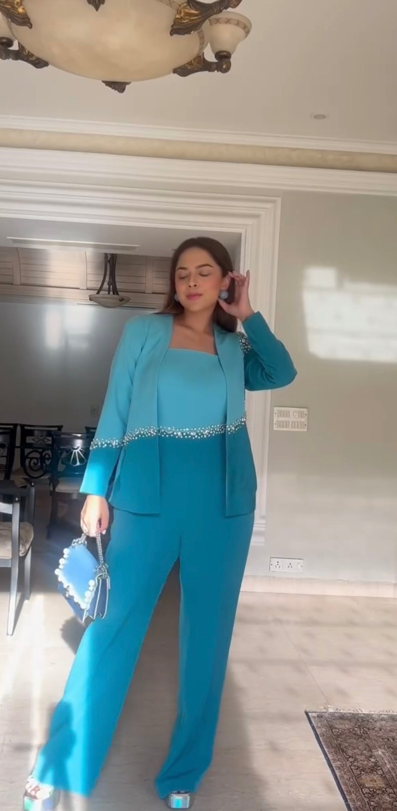 Such a Stunner 😍😍!!
@chandnigirdhar looks Ravishing in our New Collection Ombre Tonal Jumpsuit with Blazer and Beautiful Crystal work .