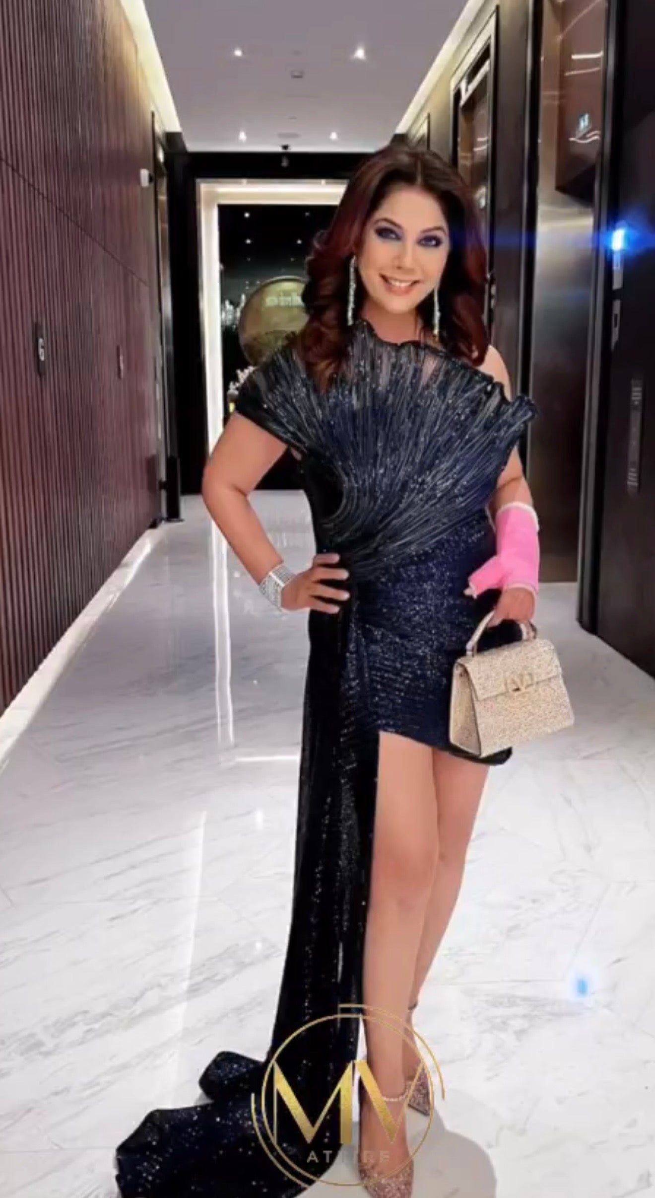 Unleash your inner diva with this stunning designer dress!